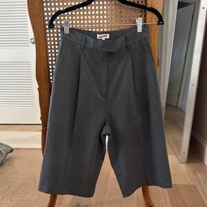 Djerf Avenue Gray Women's Bermudas